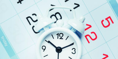 Analoguhr und Kalender