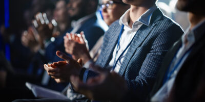 Betriebsrat setzt Seminar­besuch im Eilverfahren durch