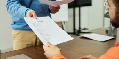 Recht auf Zwischenzeugnis bei Wunsch nach beruflicher Neuorientierung