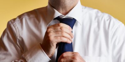 Lokaler Betriebsrat lockert Krawatten­pflicht bei hohen Temperaturen